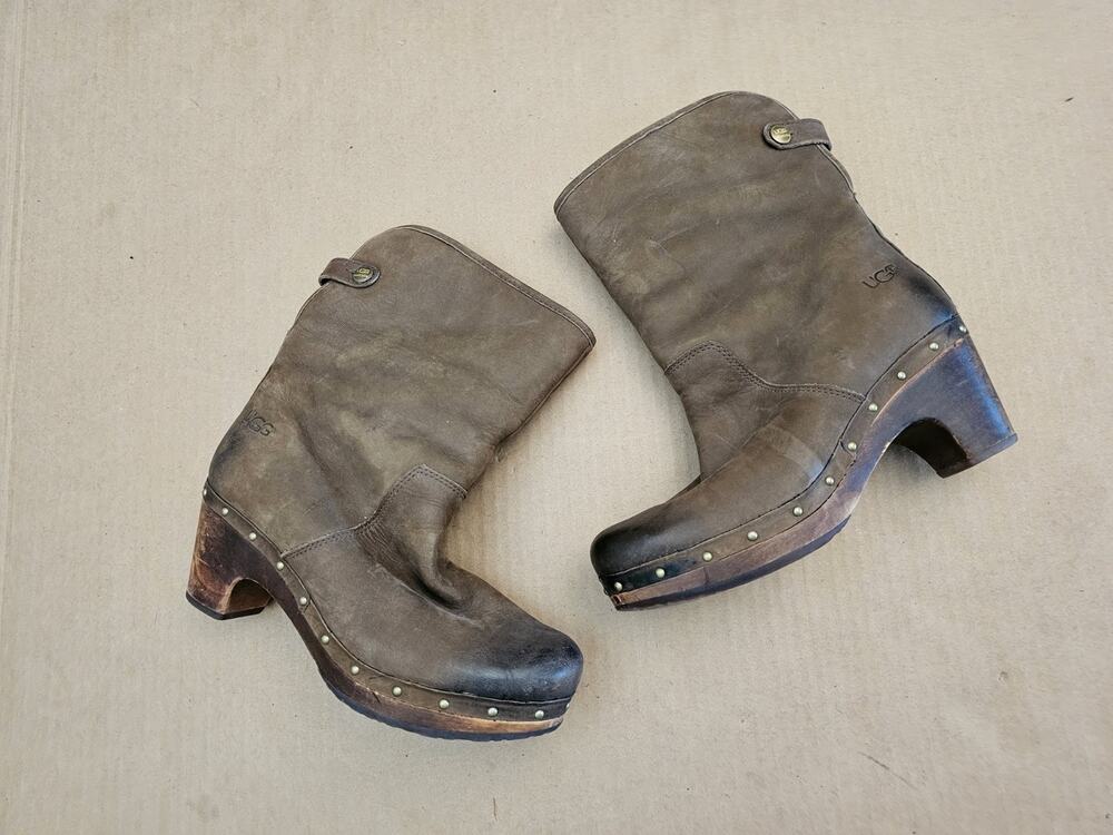 UGG Boots Women 7 Lynnea Leather Shearling Clog Wooden Heel 1001793